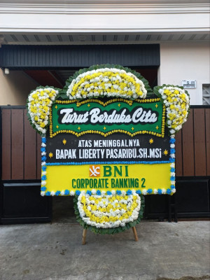 Papan Bunga Duka di Cakranegara