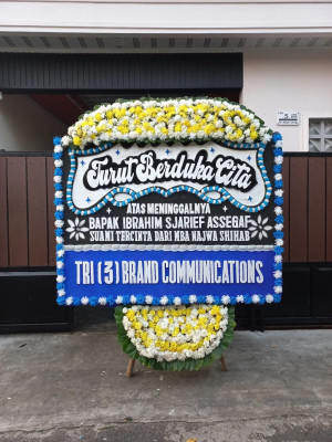 Papan Bunga Duka di Cakranegara